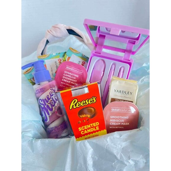 Beauty Gift Box Self Care Set W/ Reeses Candle Cream Masks Face Wipes Sweet Melo - Picture 3 of 5